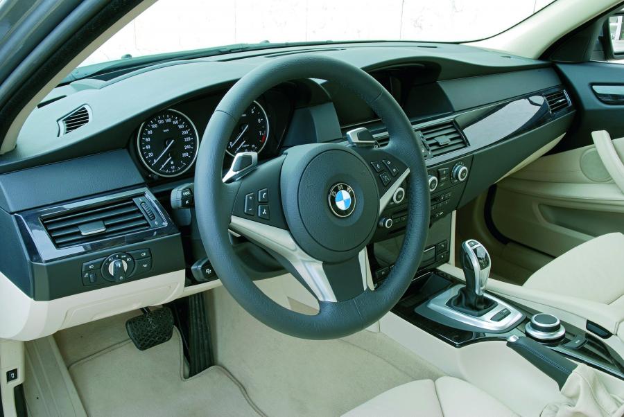  BMW 5-Series 2007 года  (фото 37 из 93)